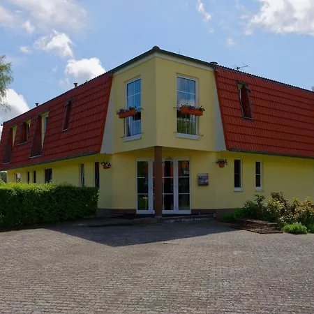 Am Peetscher Mirow